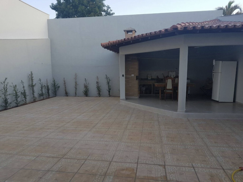 Casa à venda Centro com 307m² e 4 quartos por R$ 1.000.000 - 1989702819-92fc19e5-f43d-47bc-b86e-1ffebaf1166a.png