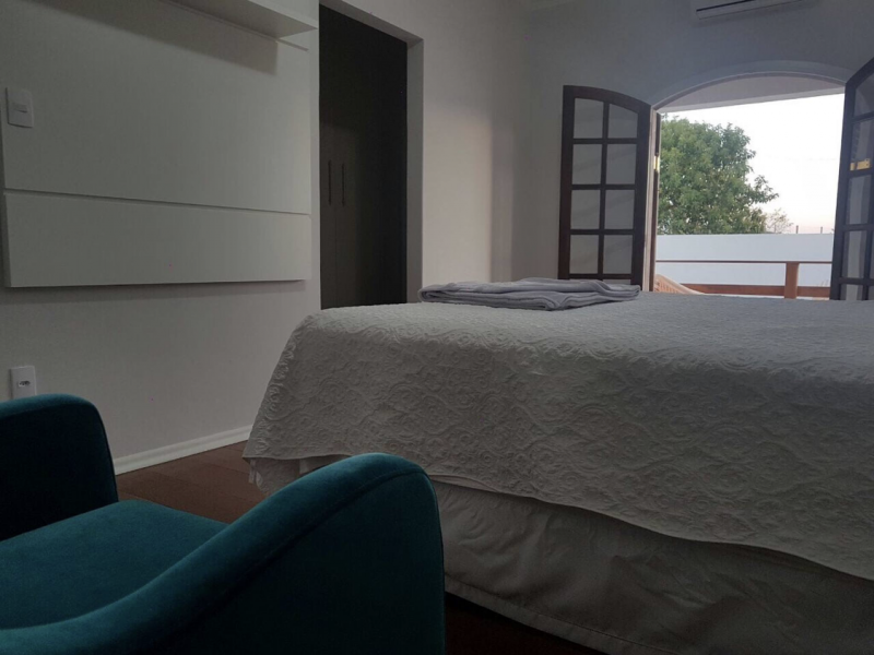Casa à venda Centro com 307m² e 4 quartos por R$ 1.000.000 - 2140936454-5610833d-48d1-45a7-af0e-b812a7b42395.png