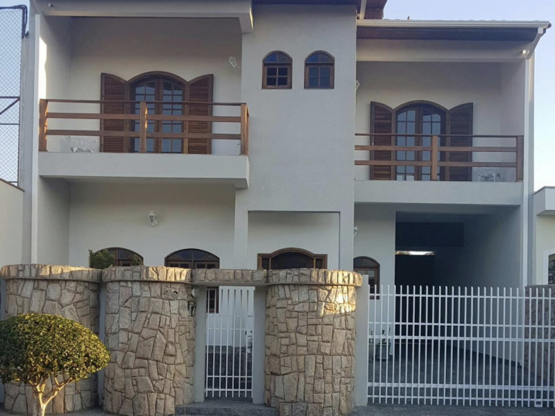 Casa à venda Centro com 307m² e 4 quartos por R$ 1.000.000 - 773679799-a8166095-6fbd-4126-98e8-c01cd582ecc0.png