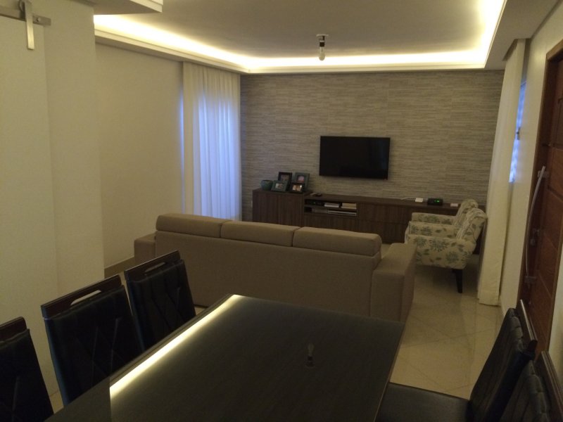 Casa à venda Centro com 160m² e 3 quartos por R$ 790.000 - 972246008-sala-de-estar.JPG