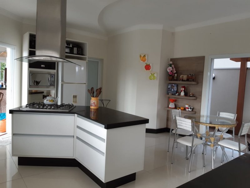 Casa de condomínio à venda Jardim América com 425m² e 4 quartos por R$ 1.850.000 - 1985774391-casa-24.jpg
