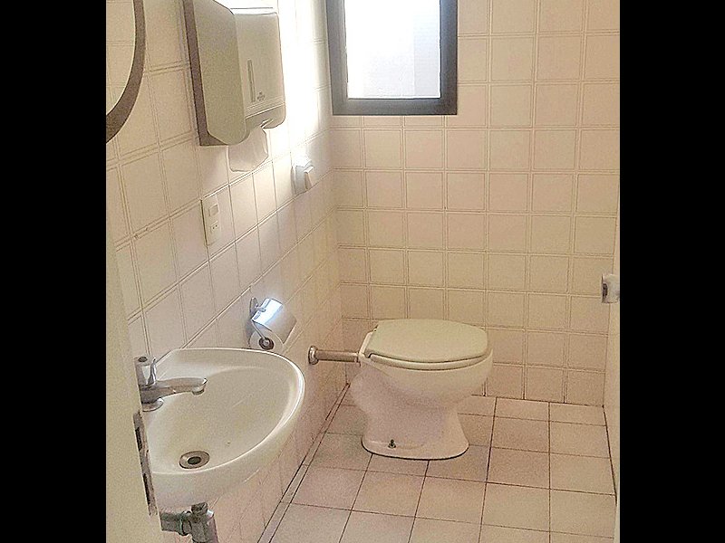 Comercial para alugar Higienópolis com 43m² e  quartos por R$ 2.000 - 1992290866-banheiro-02.jpg