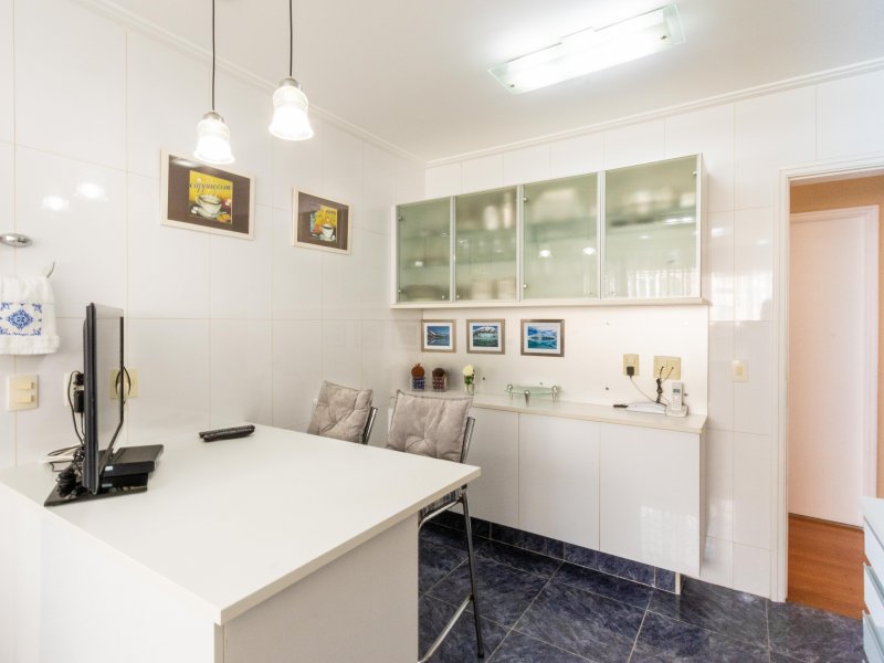 Apartamento à venda Brooklin Novo com 167m² e 3 quartos por R$ 1.800.000 - 330719778-26-cozinha-mesa-tv-entrada.jpg