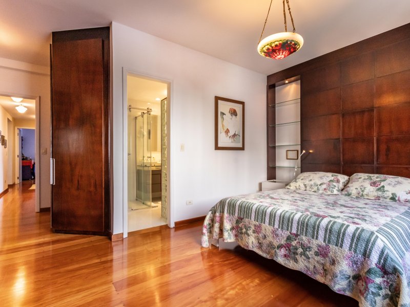 Apartamento à venda Brooklin Novo com 167m² e 3 quartos por R$ 1.800.000 - 653136755-16-suite-principal-vista-corredor-e-banheiro.jpg