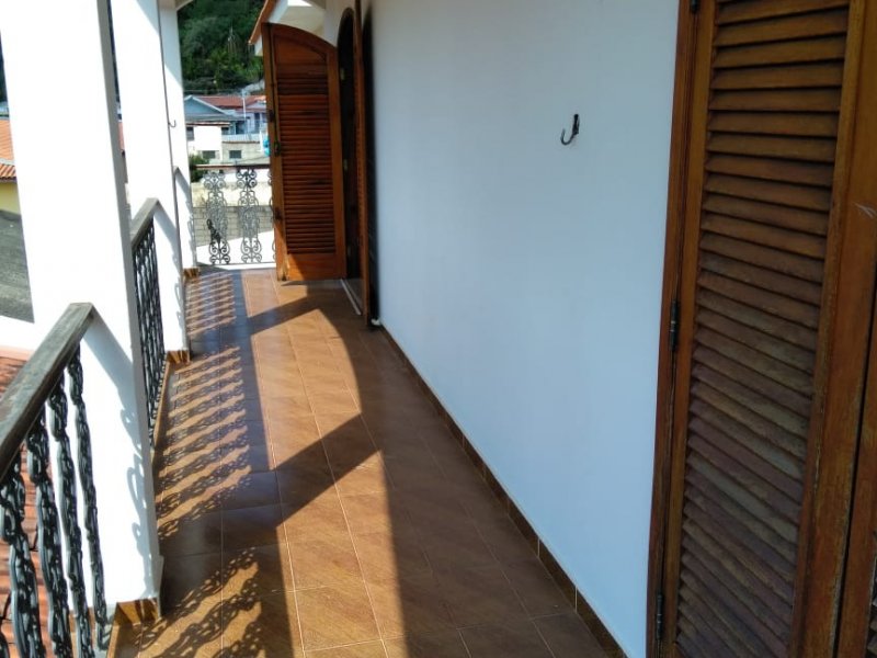 imóvel com 300m² - Centro - Águas de Lindóia