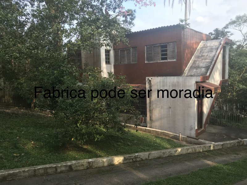 Casa à venda Itararé com 350m² e 2 quartos por R$ 550 - 1700764715-cf290170-8727-4037-961f-87b3e643810b.jpeg