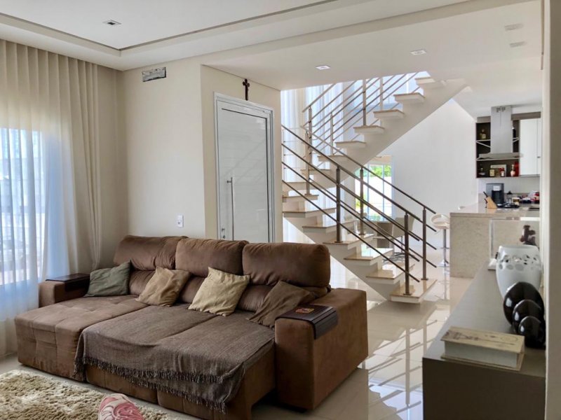 Casa de condomínio à venda Vila Cordenonsi com 220m² e 2 quartos por R$ 1.300.000 - 1095384644-fd80eb83-5f46-451f-a279-6f078bac8af5.jpeg