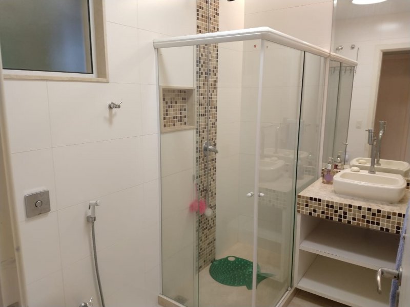 Apartamento à venda Leme com 161m² e 3 quartos por R$ 1.750.000 - 1198849723-banheiro-social-1.jpeg