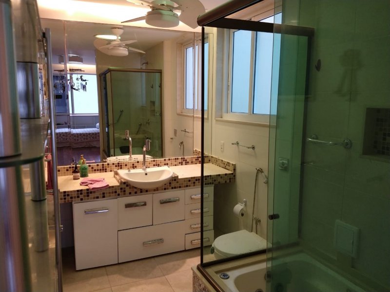 Apartamento à venda Leme com 161m² e 3 quartos por R$ 1.750.000 - 1906442049-banheiro-da-suite-parte-2.jpeg