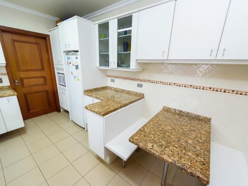 imóvel com 376m² - Mercês - Curitiba