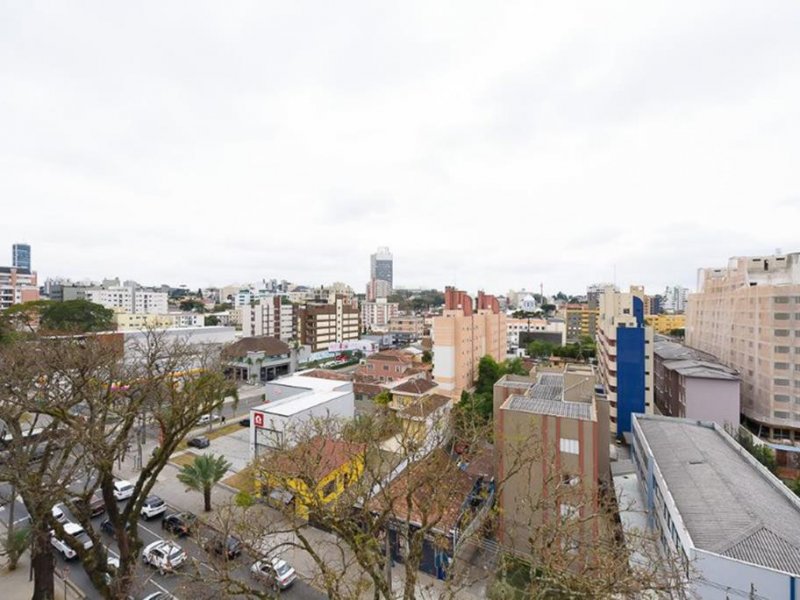 imóvel com 376m² - Mercês - Curitiba