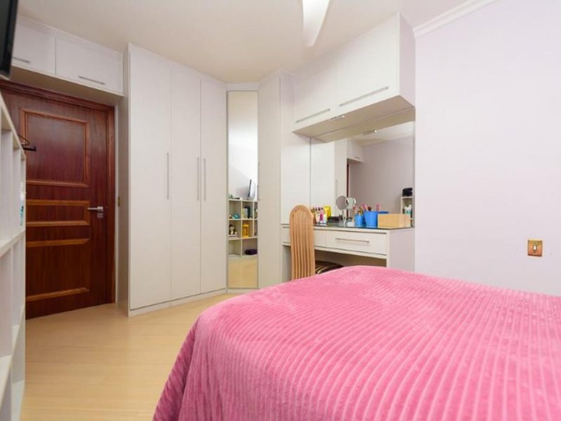 imóvel com 376m² - Mercês - Curitiba