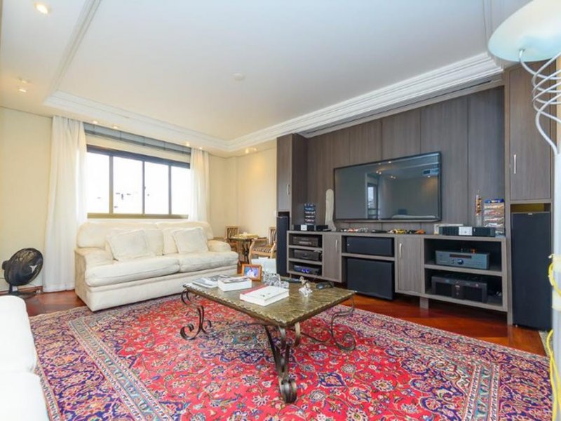 imóvel com 376m² - Mercês - Curitiba