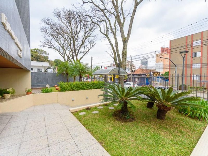 imóvel com 376m² - Mercês - Curitiba