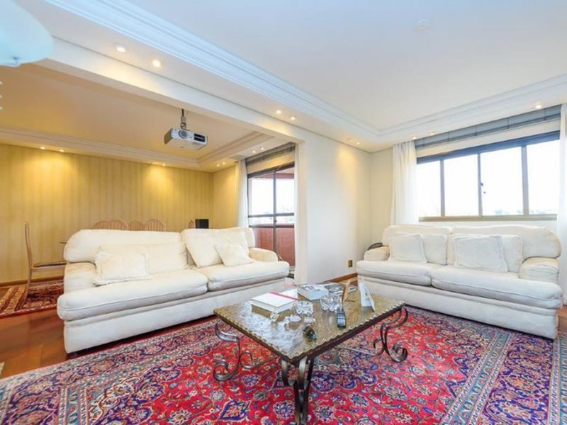 imóvel com 376m² - Mercês - Curitiba