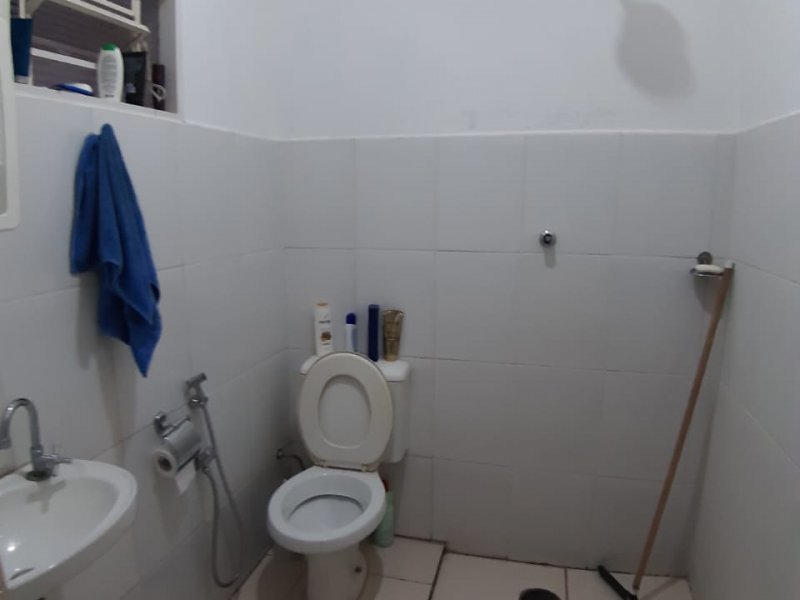 Casa à venda Centro com 210m² e 3 quartos por R$ 250.000 - 648545555-banheiro-externo.jpeg