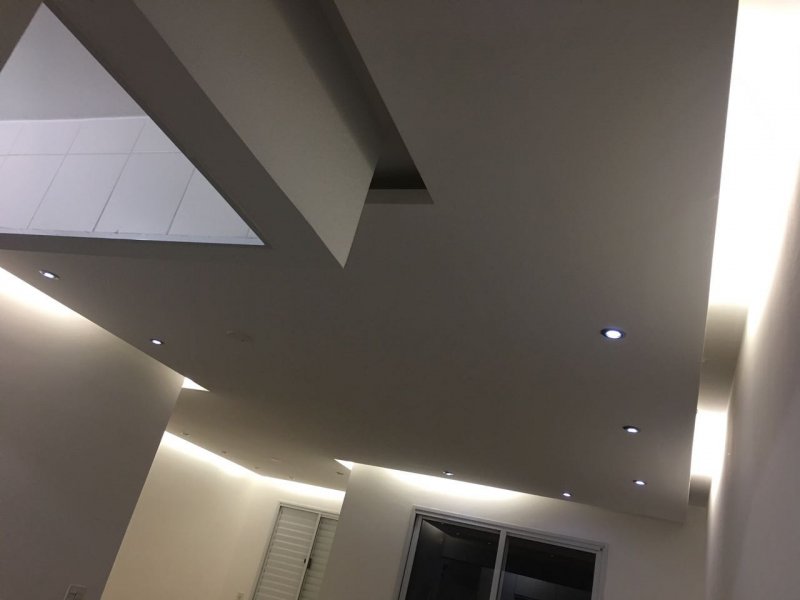 Apartamento à venda Centro com 67m² e 2 quartos por R$ 400.000 - 1577078507-iluminacao-sala-2.jpeg