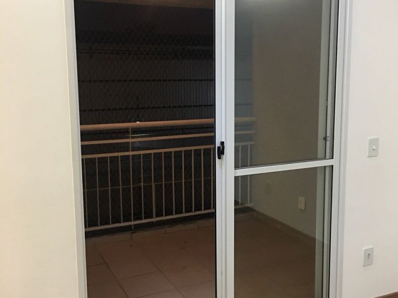 Apartamento à venda Centro com 67m² e 2 quartos por R$ 400.000 - 556468524-sala-para-sacada.jpeg
