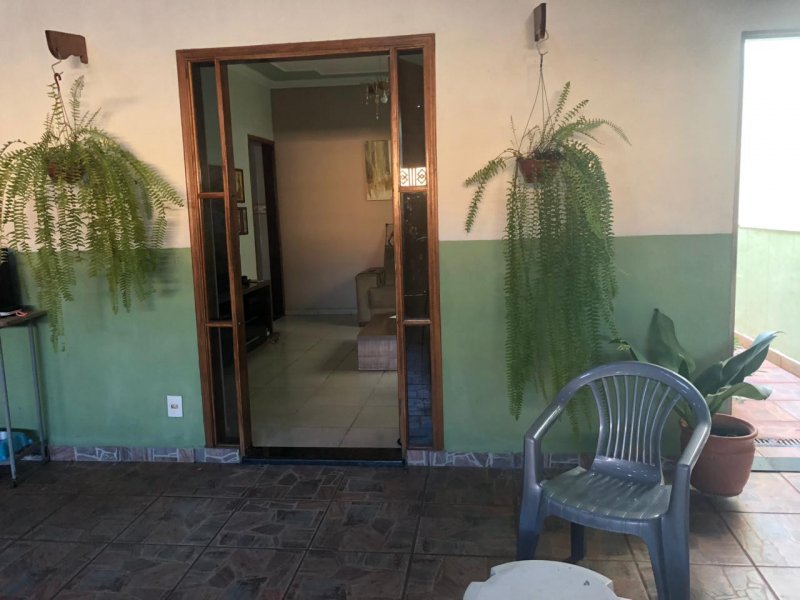 Casa à venda Planalto Verde com 212m² e 4 quartos por R$ 350.000 - 1846191731-casa-2.jpg