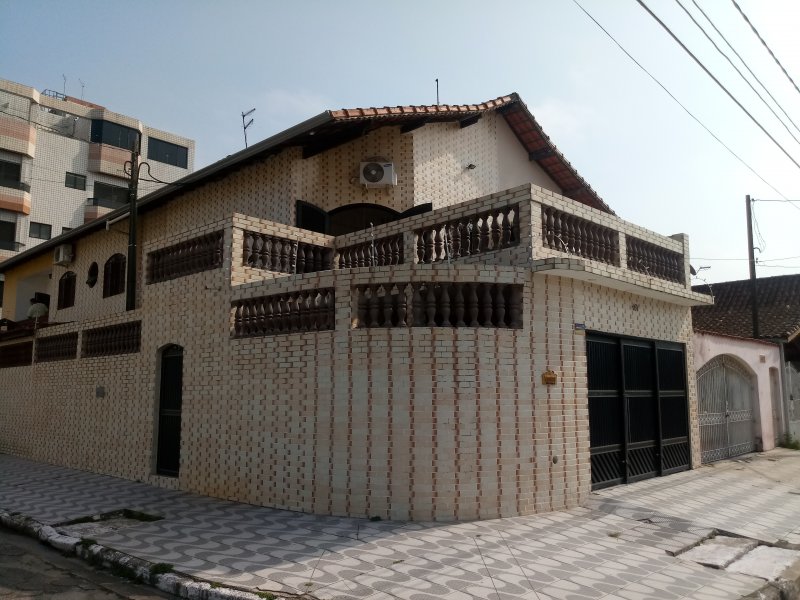 Casa à venda Nova Mirim com 160m² e 3 quartos por R$ 460.000 - 1810346238-angular.jpg