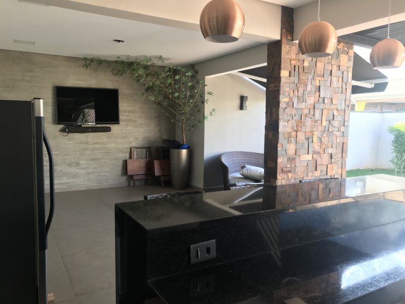 Casa de condomínio à venda com 230m² e 3 quartos por R$ 1.150.000 - 1644377160-c9f0333e-8e49-4a67-92a9-3a08dce71775.jpeg