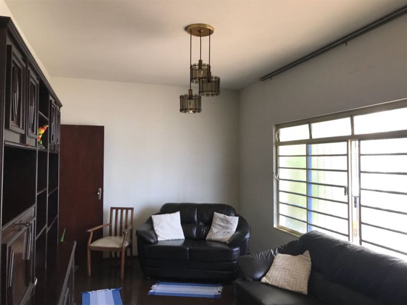 Casa à venda Vila leis  com 300m² e 2 quartos por R$ 427.000 - 1004956284-91fcc60f-ad0d-45c1-bb72-c6a4f7e34e0e.jpeg