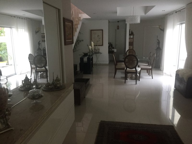 Casa de condomínio à venda Coaçu com 400m² e 5 quartos por R$ 1.970.000 - 241922533-img-4001.JPG