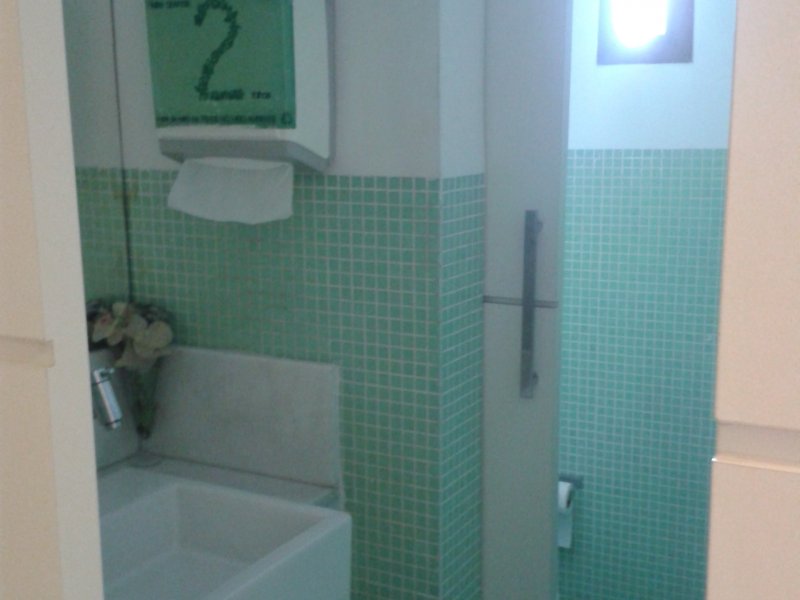 Comercial à venda Chácara Santo Antônio (Zona Sul) com 280m² e  quartos por R$ 1.680.000 - 261636676-6-um-dos-banheiros-de-um-dos-conjuntos-de-salas.jpg