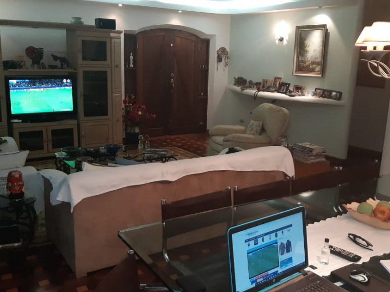 Casa à venda Jardim Aeroporto com 240m² e 3 quartos por R$ 1.150.000 - 1997027304-sala-de-estar.jpeg