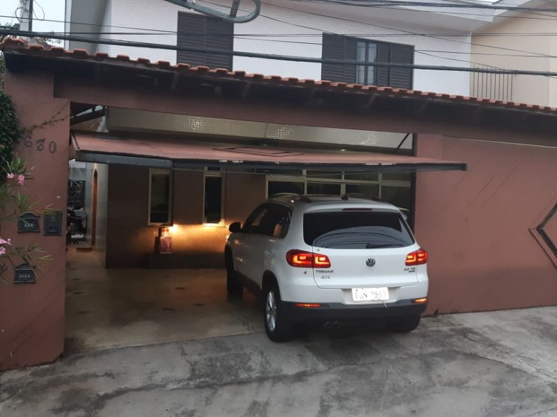 Casa à venda Jardim Aeroporto com 240m² e 3 quartos por R$ 1.150.000 - 821804013-frente-da-casa-com-garagem-para-4-veiculos.jpeg