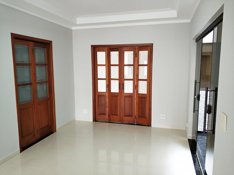 Casa à venda Jardim Sao Paulo com 310m² e 4 quartos por R$ 1.000.000 - 354385482-sala-area-luz-1.jpg