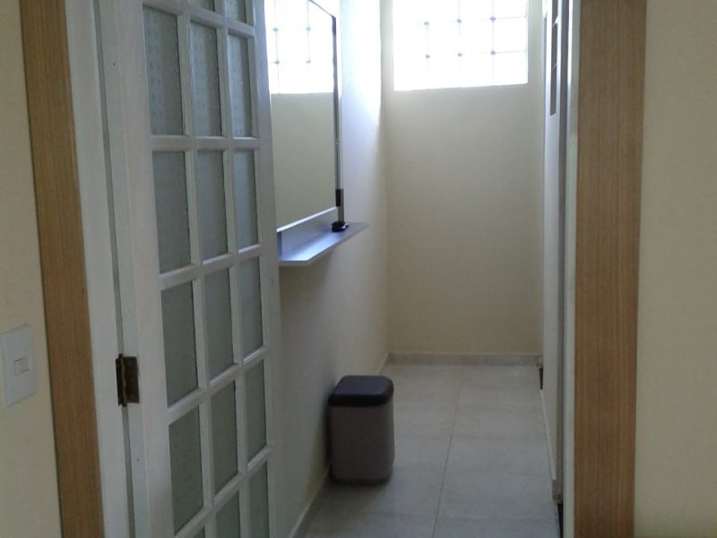 Casa à venda Jardim Boa Vista com 673m² e 4 quartos por R$ 1.600.000 - 1920430313-corredor-wc-casa.jpg
