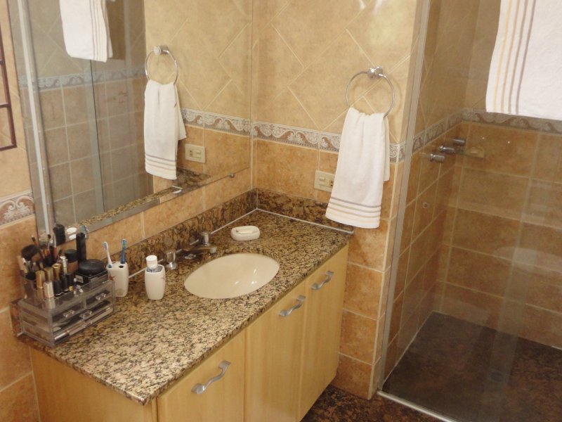 Casa à venda São Lourenço com 168m² e 3 quartos por R$ 650 - 773959453-banheiro-suite-2.jpg