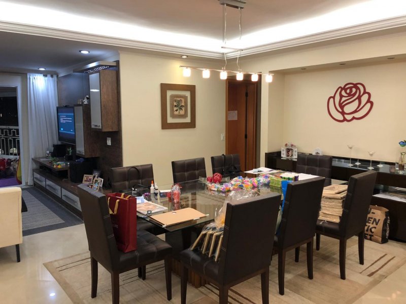 Apartamento à venda Centro com 129m² e 3 quartos por R$ 950.000 - 740949924-be2f305e-10d9-4eff-8fe1-c2c602087dad.jpeg