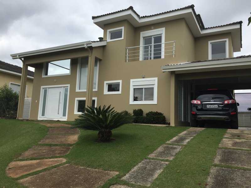 Casa de condomínio à venda Serra dos Lagos com 300m² e 4 quartos por R$ 1.500.000 - 1065921944-1-fachada.jpg