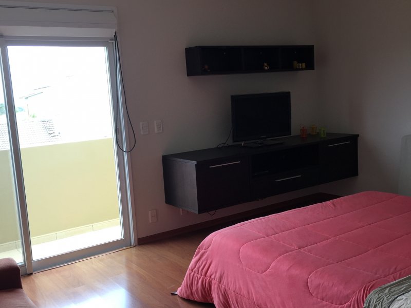 Casa de condomínio à venda Serra dos Lagos com 300m² e 4 quartos por R$ 1.500.000 - 1510113757-16-suite-master.jpg