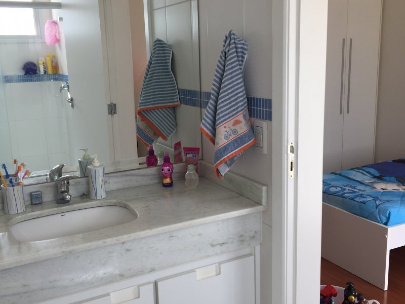 Casa de condomínio à venda Serra dos Lagos com 300m² e 4 quartos por R$ 1.500.000 - 613323038-24-banheiro-suite-1.jpg