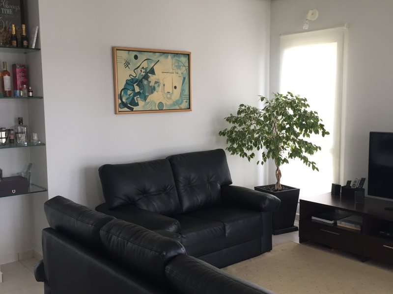 Casa de condomínio à venda Serra dos Lagos com 300m² e 4 quartos por R$ 1.500.000 - 634590220-10-sala-de-tv.jpg