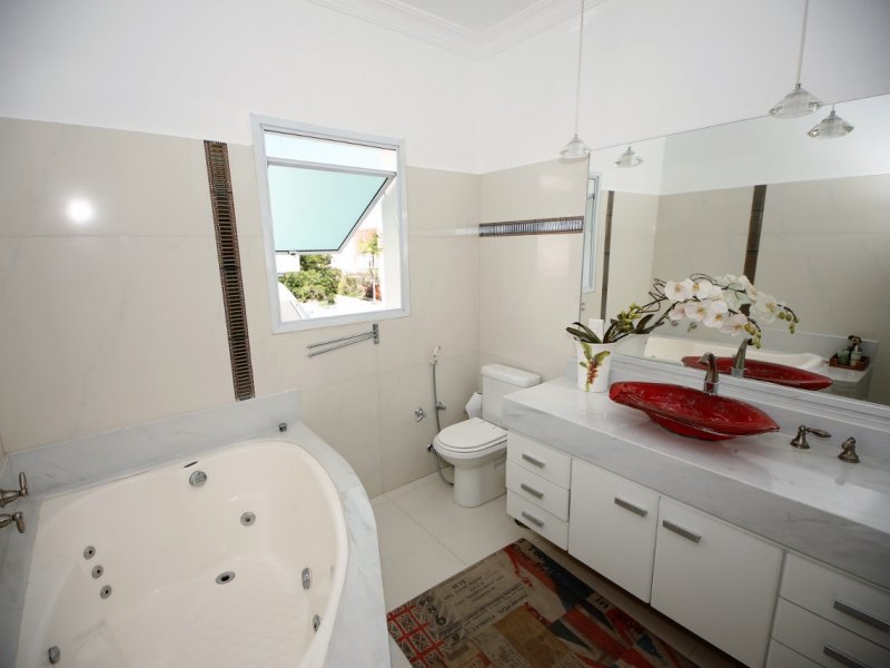 Casa de condomínio à venda Granja Caiapiá com 570m² e 4 quartos por R$ 3.800.000 - 634932620-banheiro-suite-iii.jpg