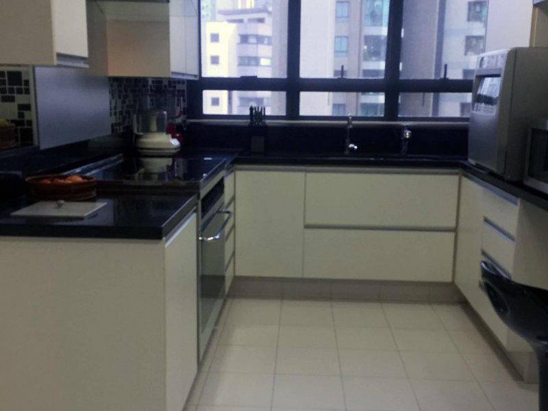 Apartamento à venda Vila Andrade com 230m² e 4 quartos por R$ 900.000 - 1201831985-cozinha15.jpg