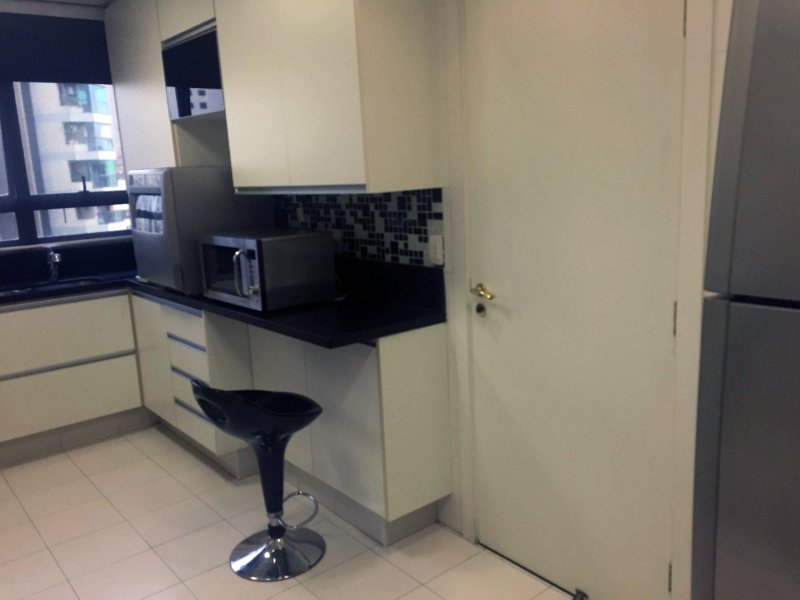 Apartamento à venda Vila Andrade com 230m² e 4 quartos por R$ 900.000 - 1267249953-cozinha13.jpg