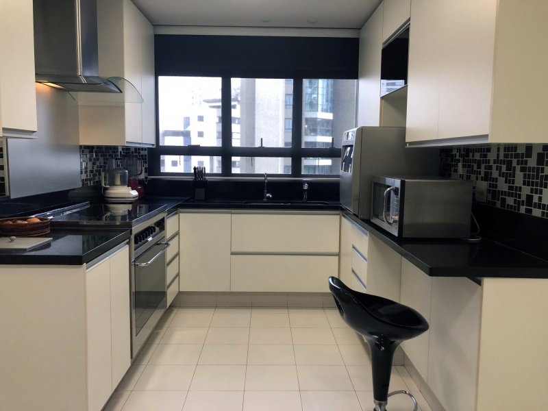 Apartamento à venda Vila Andrade com 230m² e 4 quartos por R$ 900.000 - 128154042-cozinha19.jpg