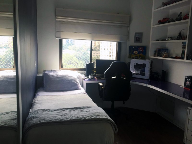 Apartamento à venda Vila Andrade com 230m² e 4 quartos por R$ 900.000 - 2025802669-suitemenino01.jpg