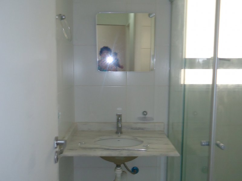 Apartamento à venda Jardim Gonçalves com 60m² e 2 quartos por R$ 290.000 - 2016117059-banheiro.JPG