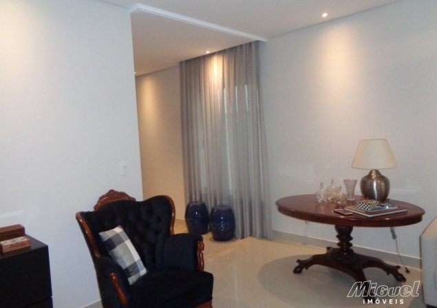 imóvel com 254m²