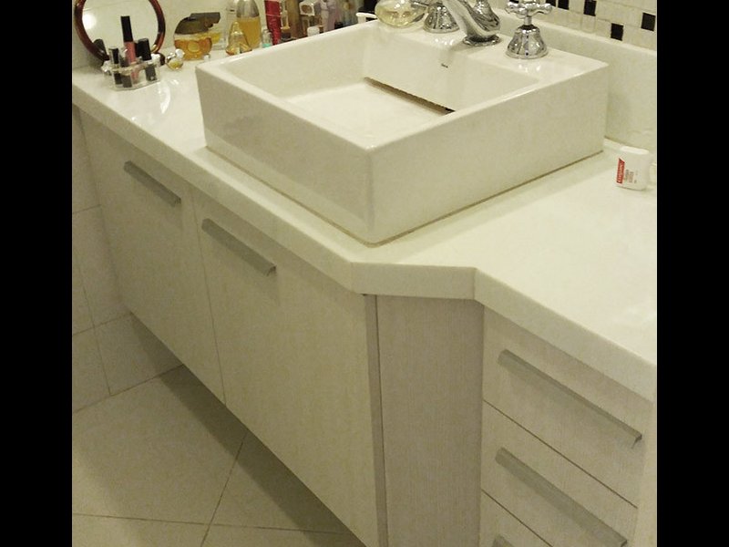 Apartamento à venda Barra da Tijuca com 127m² e 3 quartos por R$ 1.300.000 - 161099724-banheiro-suite-pia.jpg