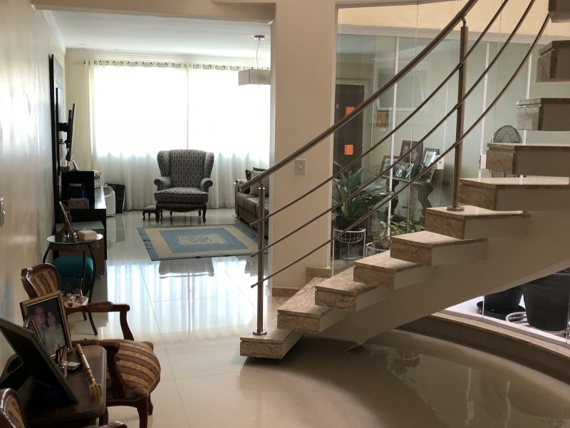 Casa à venda Penha de França com 315m² e 3 quartos por R$ 750.000 - 670794717-img-0627.jpg