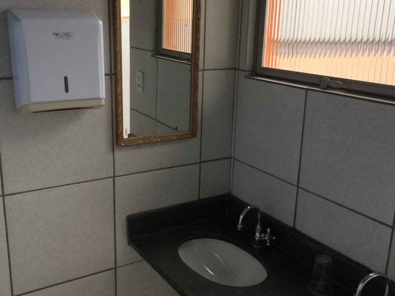 Comercial para alugar Goiânia com 600m² e  quartos por R$ 3.200 - 557023500-img-1052.JPG