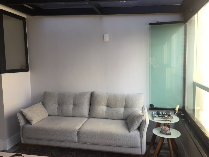 Apartamento à venda Vila Olímpia com 46m² e 1 quarto por R$ 890.000 - 2026488566-sala-de-estar.JPG