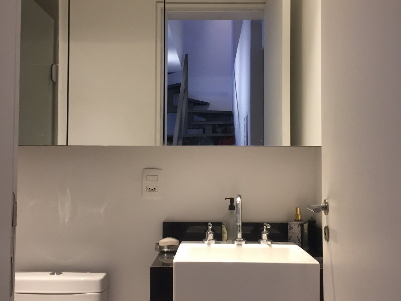Apartamento à venda Vila Olímpia com 46m² e 1 quarto por R$ 890.000 - 633446216-banheiro-2.JPG
